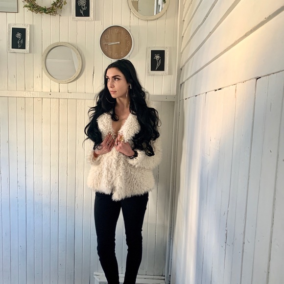 Aeropostale Sweaters - Cream teddy bear sweater
